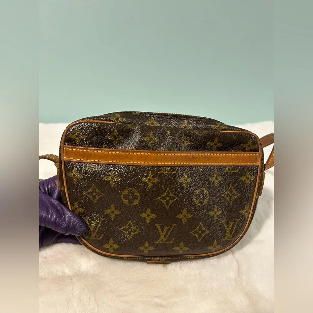 Louis Vuitton Jeune Fille Crossbody Monogram PM size. Great condition. - Picture 2 of 9